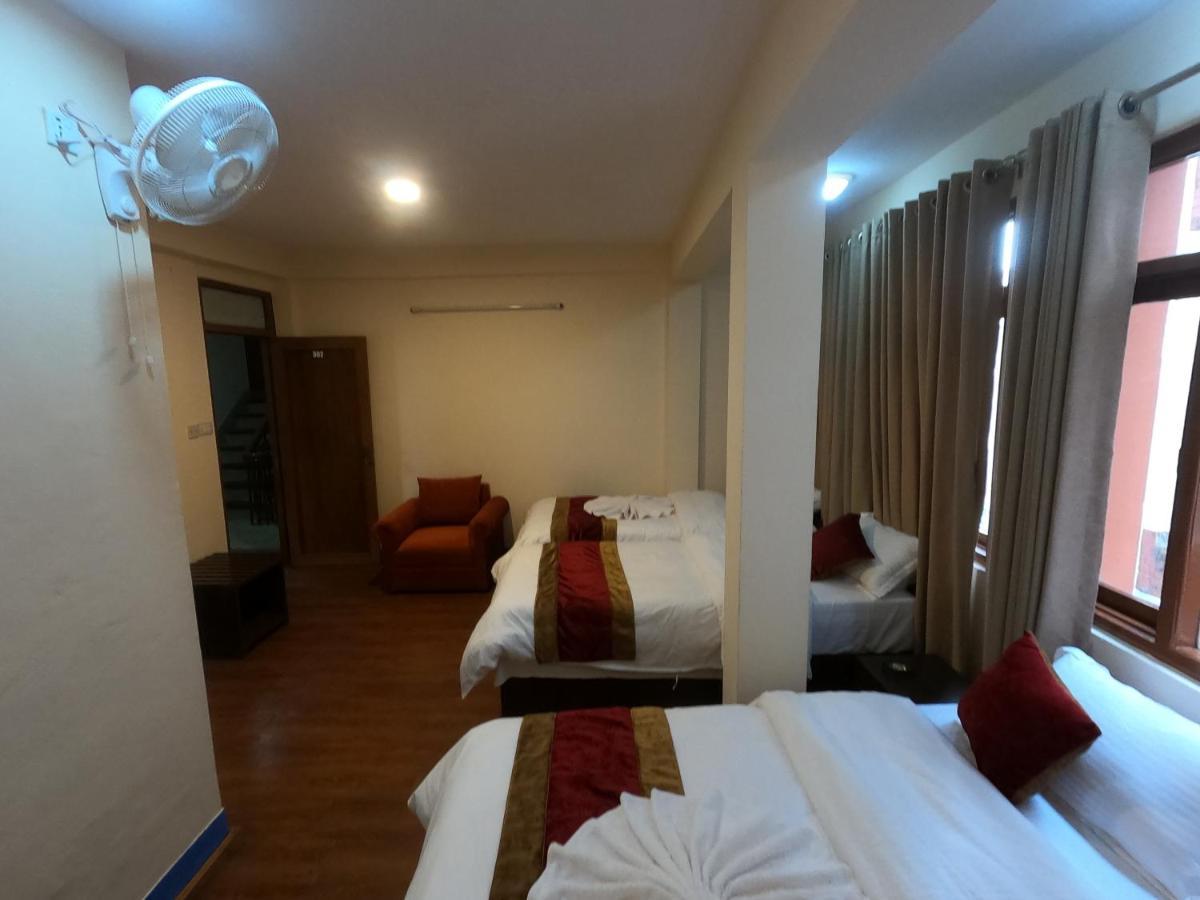 Hotel Silver Jubilee Катманду Екстериор снимка