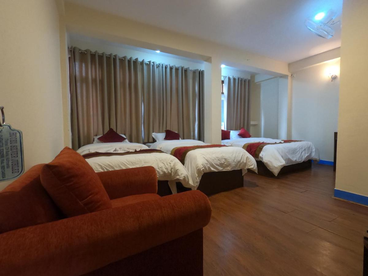 Hotel Silver Jubilee Катманду Екстериор снимка