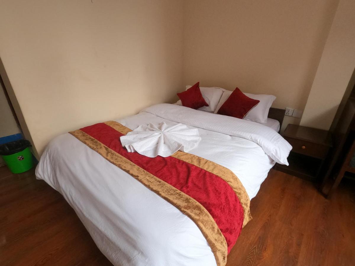 Hotel Silver Jubilee Катманду Екстериор снимка