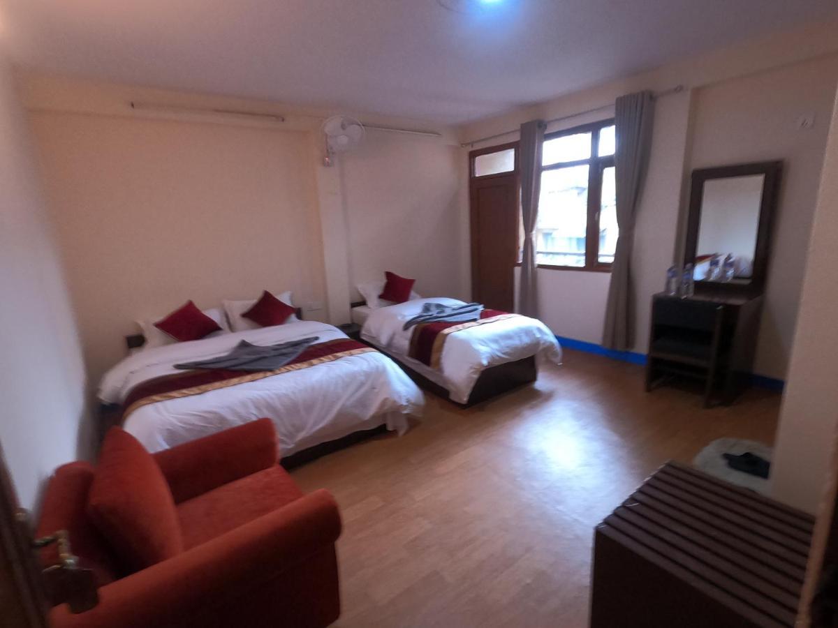 Hotel Silver Jubilee Катманду Екстериор снимка