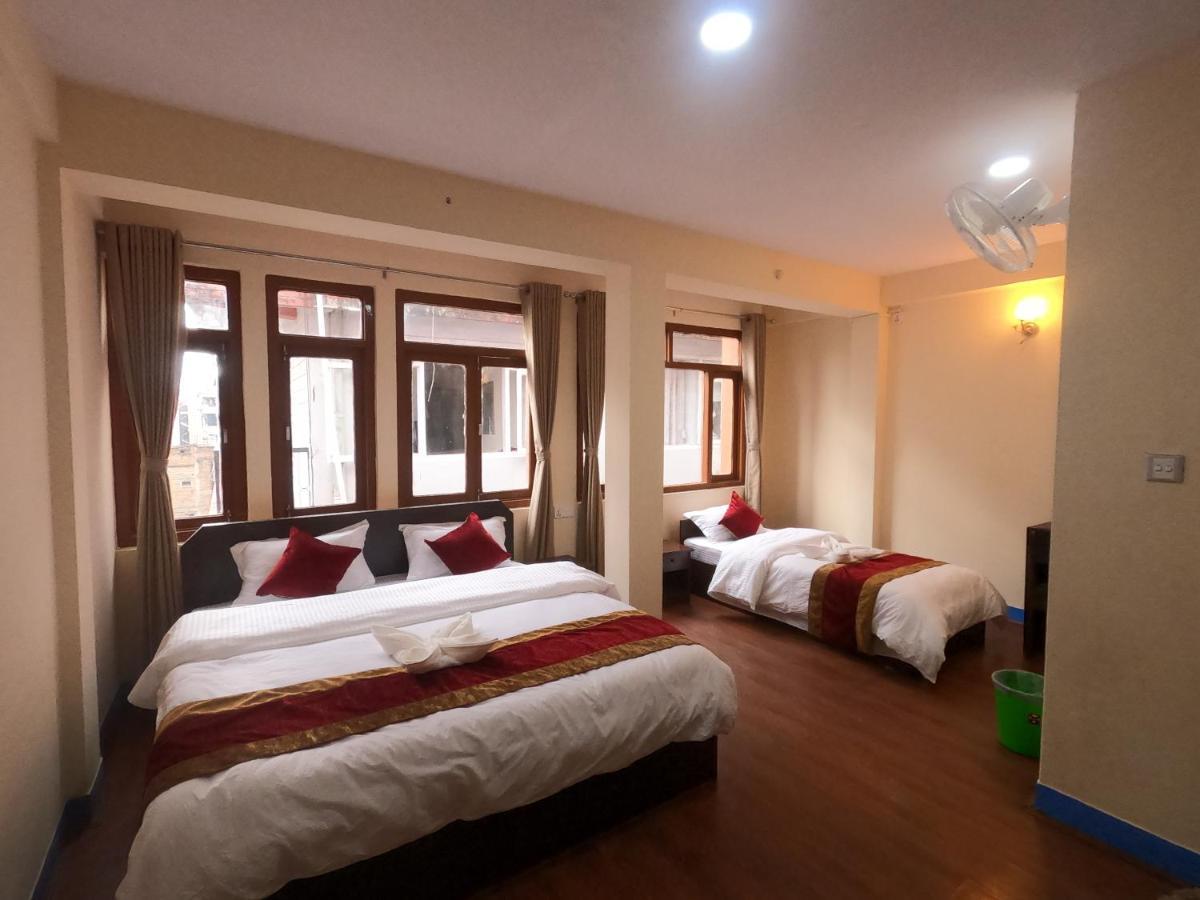 Hotel Silver Jubilee Катманду Екстериор снимка
