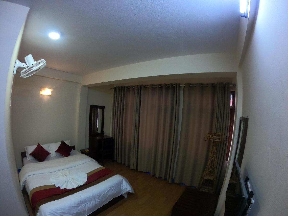 Hotel Silver Jubilee Катманду Екстериор снимка