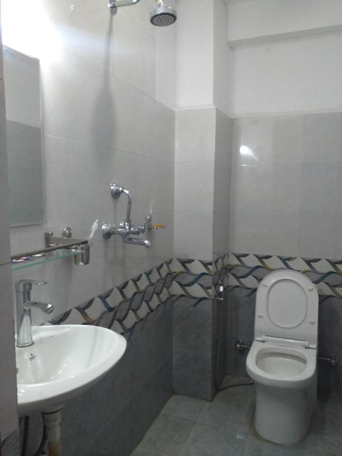 Hotel Silver Jubilee Катманду Екстериор снимка